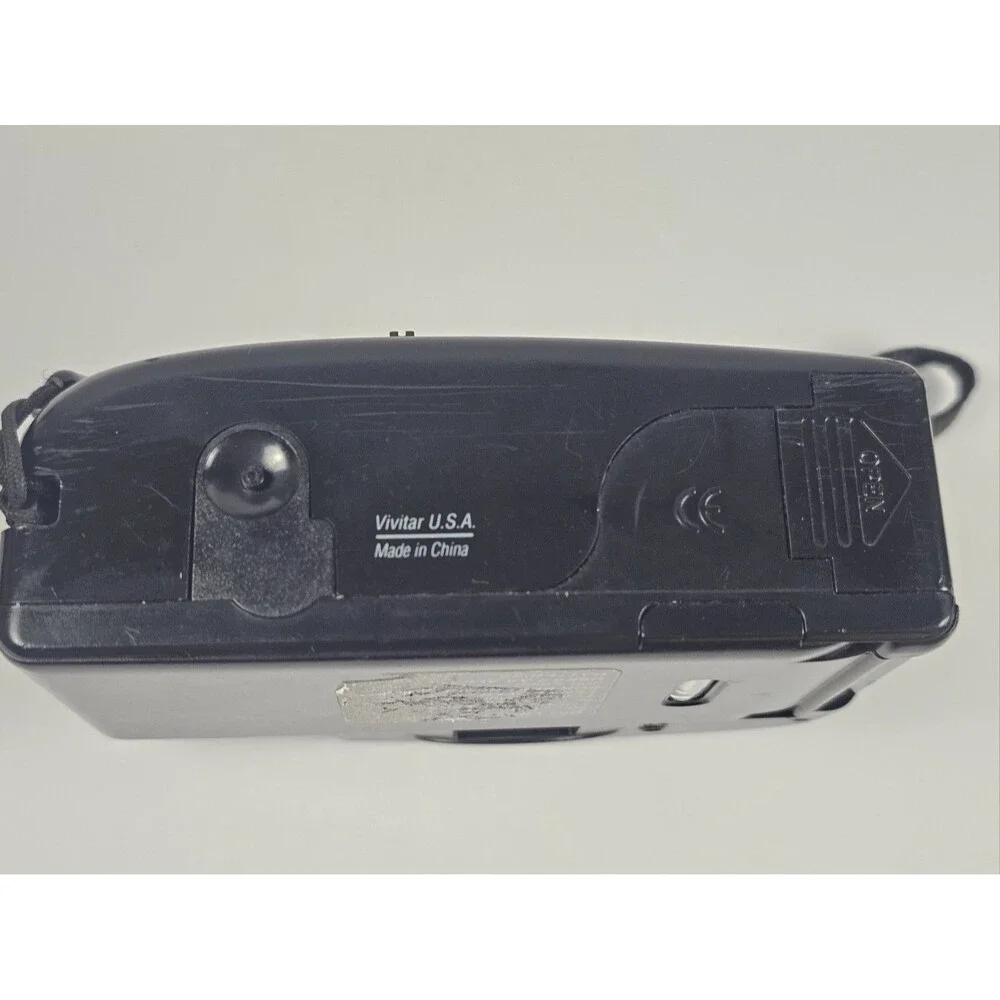 Vivitar EZ Point & Shoot 35mm Film Camera Big View Focus Free Flash Black Purple